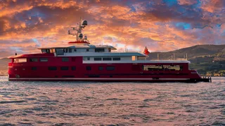 rossinavi's yacht akula